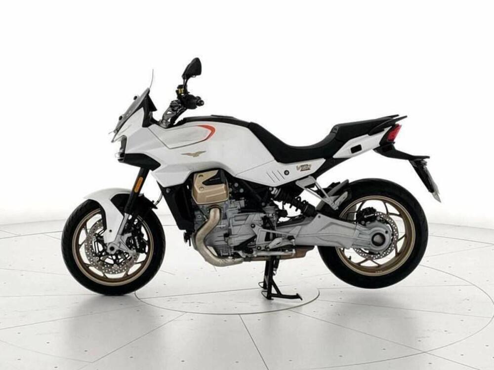 Moto Guzzi V100 Mandello (2022 - 24) (3)