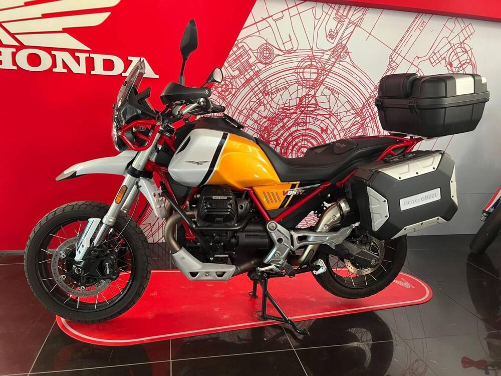 Moto Guzzi V85 TT Travel (2021 - 23) (3)