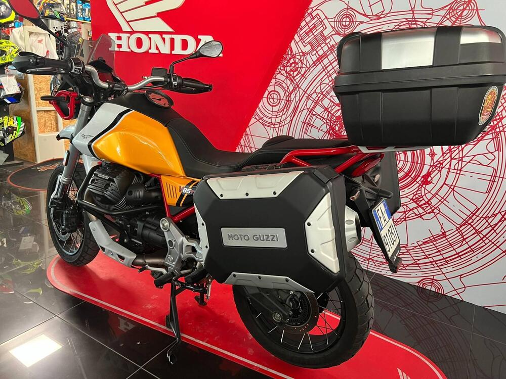 Moto Guzzi V85 TT Travel (2021 - 23) (5)