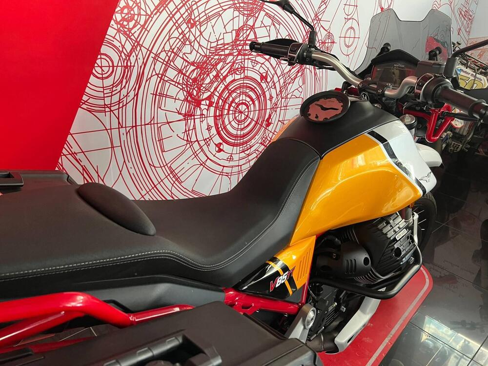 Moto Guzzi V85 TT Travel (2021 - 23) (9)