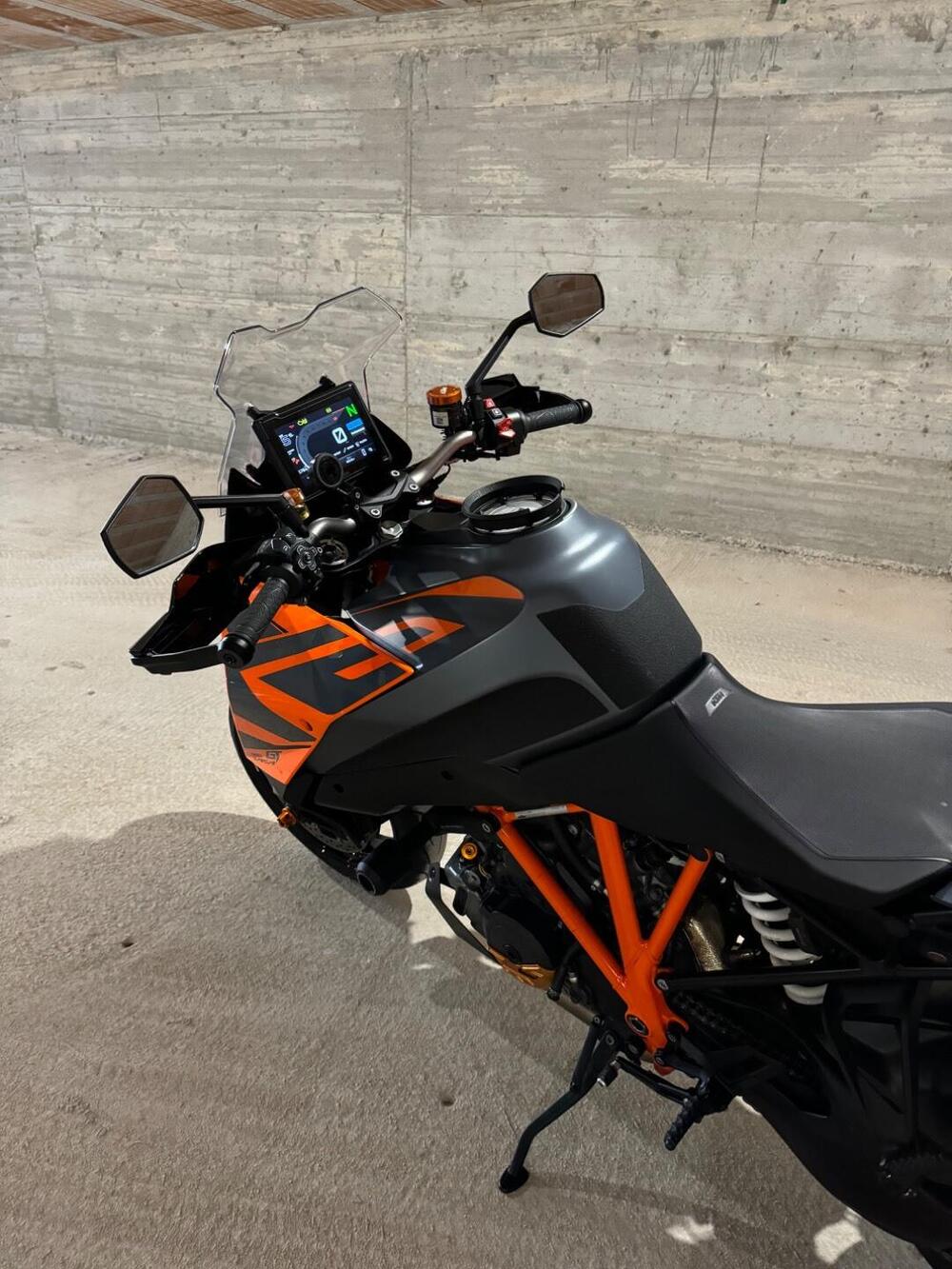 KTM 1290 Super Duke GT (2022 - 25) (2)