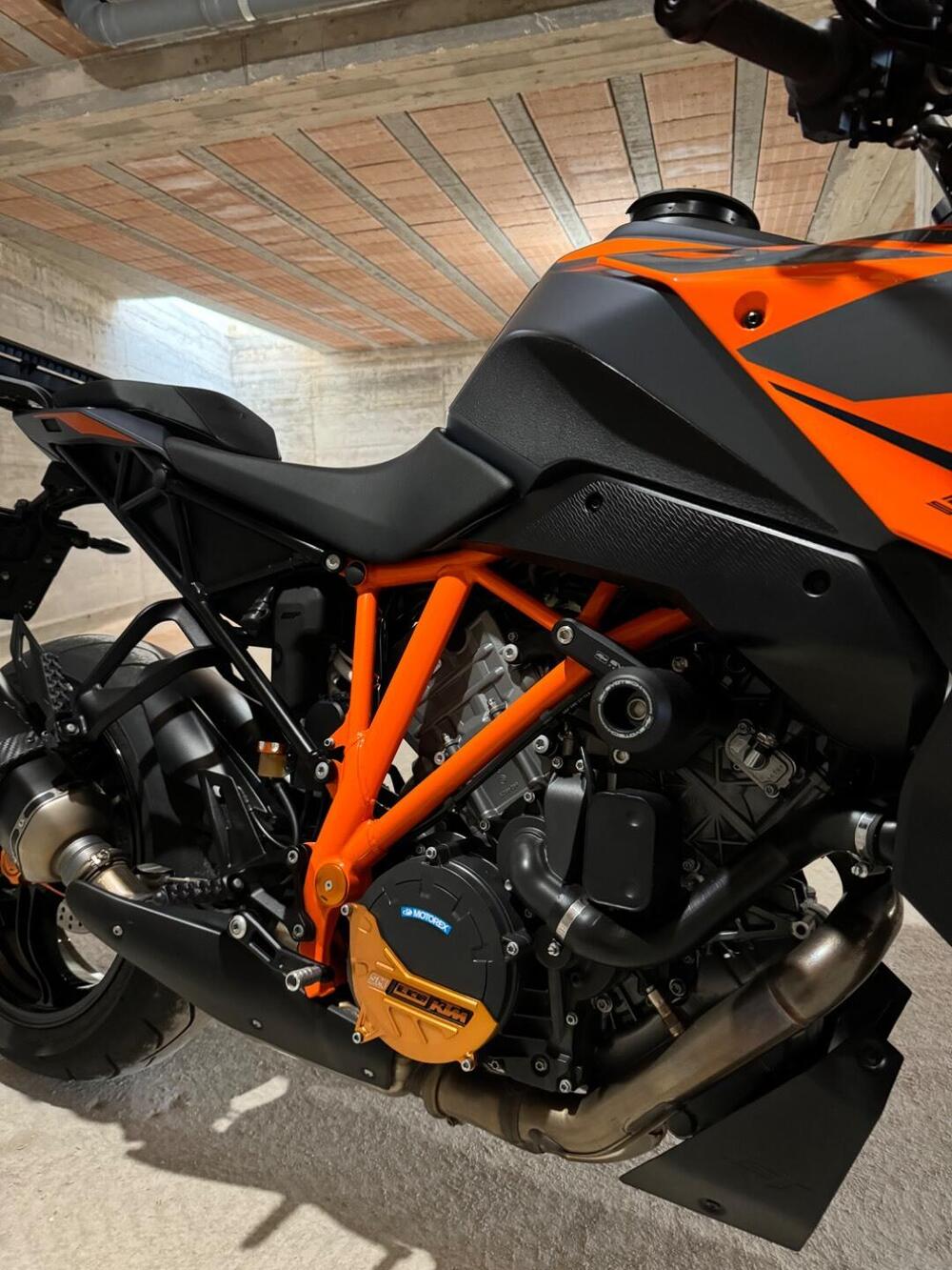 KTM 1290 Super Duke GT (2022 - 25) (11)
