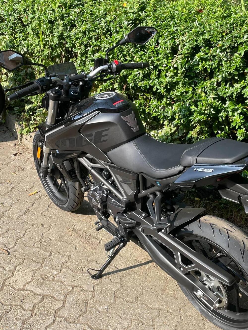 Voge Brivido 125R (2023 - 25) (2)