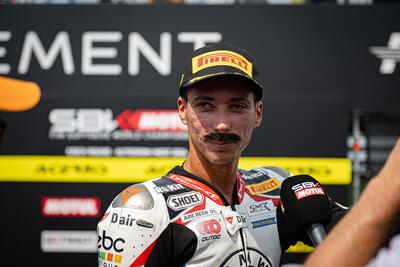 DopoGP SBK. A Most gli altri discutono e Toprak Razgatlioglu vince! [VIDEO]