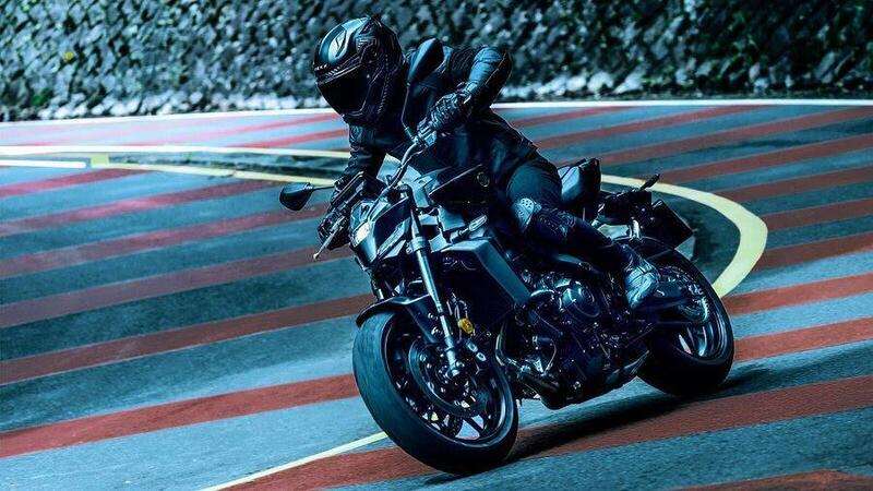 Yamaha MT-09 Y-AMT: ecco la prima moto della Casa di Iwata con cambio manuale automatico