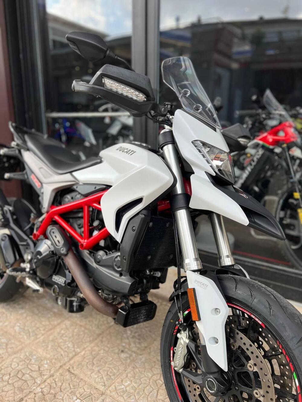 Ducati Hypermotard 939 (2016 - 18) (5)