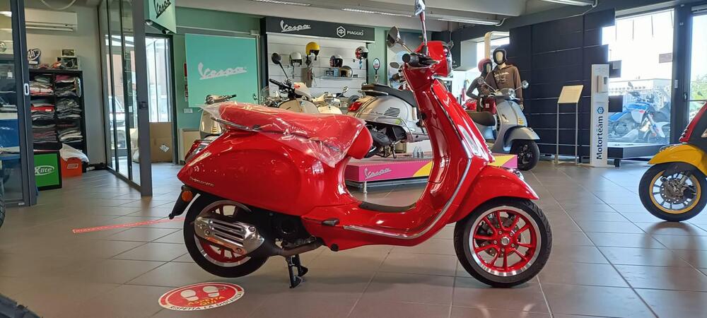 Vespa Primavera 50 RED (2023 - 25)