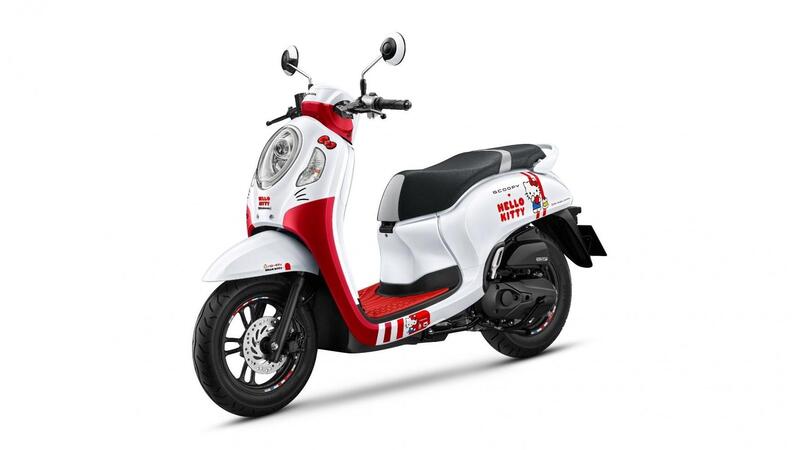 Hello Kitty compie 50 anni e Honda le dedica uno scooter! (VIDEO)