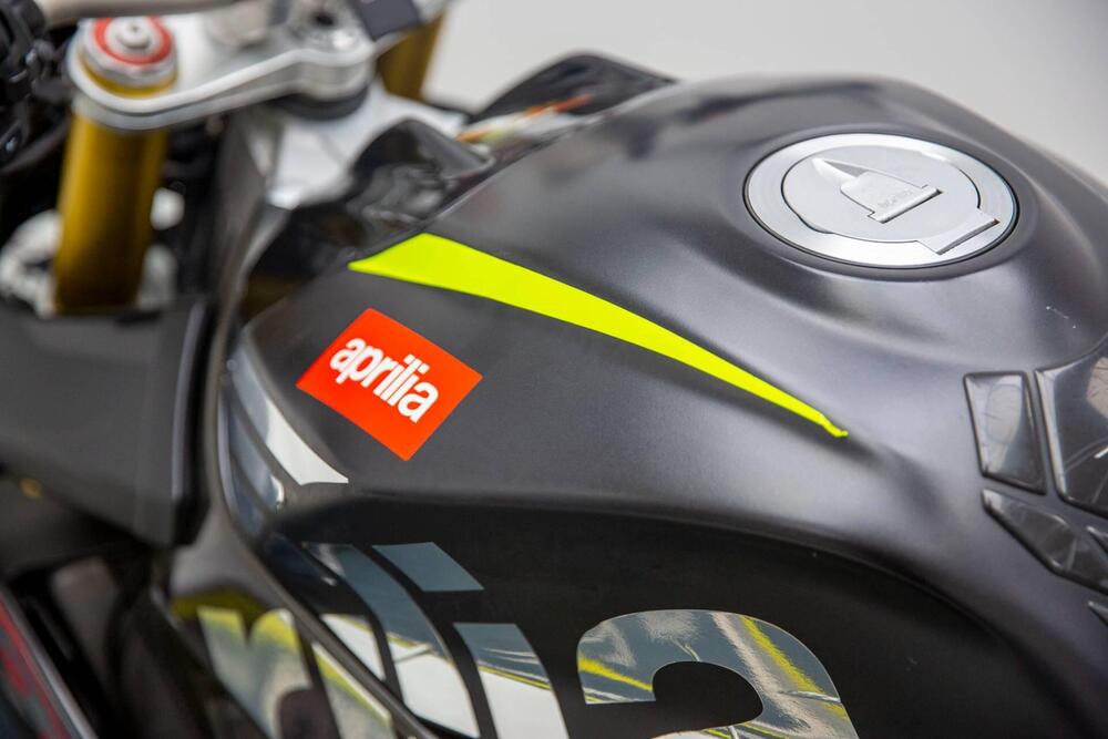 Aprilia Tuono V4 R (2011 - 15) (16)