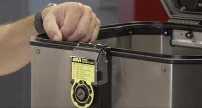 GIVI OUTBACK EVO: il top di gamma delle valigie in alluminio [VIDEO]
