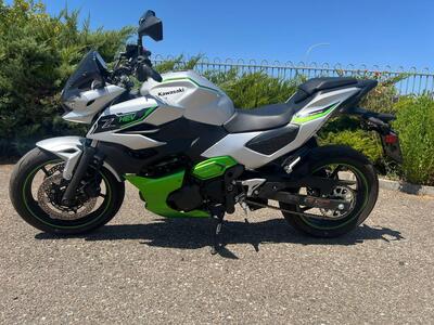 Kawasaki Z7 Hybrid (2024 - 25) usata