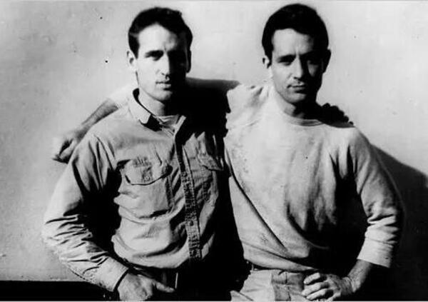 La storia dei beatnik Neal Cassady e Jack Kerouac, che sul bus Furthur hanno guidato gli hippie e l&#039;occidente verso una vita fatta di perdizione. Via della conoscenza? Peccato che quello on the road fosse un vicolo cieco