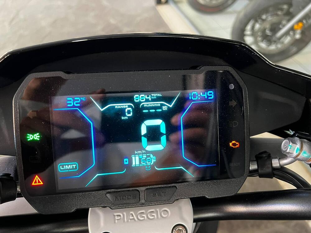 Piaggio 1 Active (2022 - 26) (4)