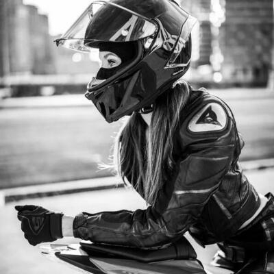 &Egrave; morta Tatyana Ozolina, motociclista e influencer russa