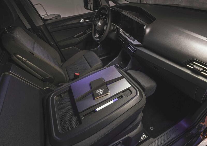 Ford Transit Connect  (9)