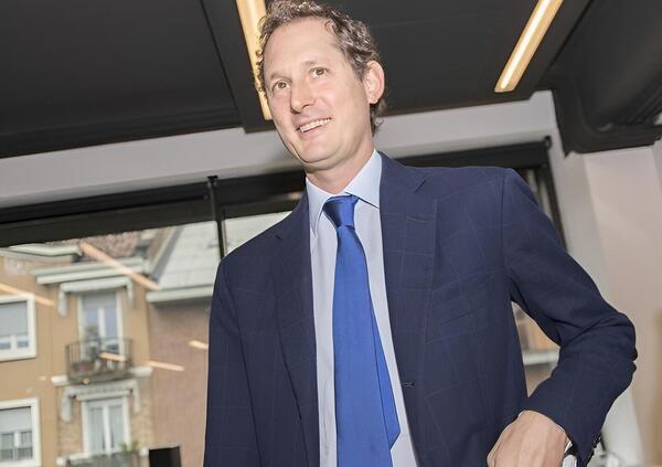 John Elkann a Parigi per le Olimpiadi parla di Fiat, Agnelli e Ferrari: &ldquo;Rappresenta anche l&rsquo;Italia...&rdquo;. Ed ecco cosa dice sul (difficile) futuro dell&rsquo;industria dell&rsquo;auto