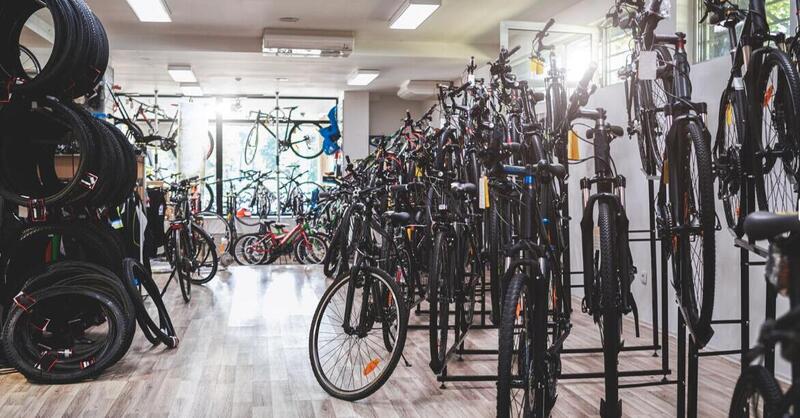 La bici resiste. Nonostante il calo delle vendite, gli investimenti tengono e si guarda al futuro