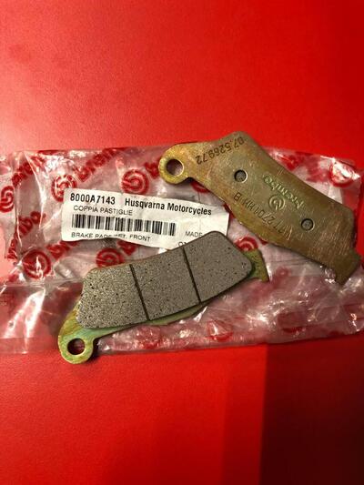 COPPIA PASTIGLIE HUSQVARNA 8000A7143 PER TC 250 TE