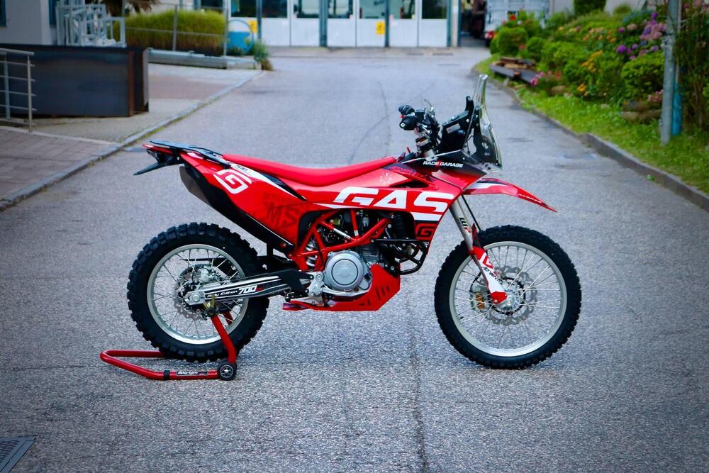 KTM 690 Enduro R (2022 - 25) (2)