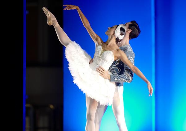 &ldquo;Danza nel vento &egrave; un&rsquo;emozione unica, che ferma il tempo&rdquo;. La magica serata di Santa Teresa con Alessandra Celentano, l&rsquo;&egrave;toile Nicoletta Manni e Rossella Cardo incanta il pubblico