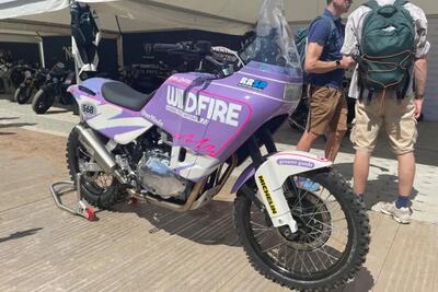 Questa one-off di Royal Enfield fa girare la testa a chi ama i Rally degli anni '90