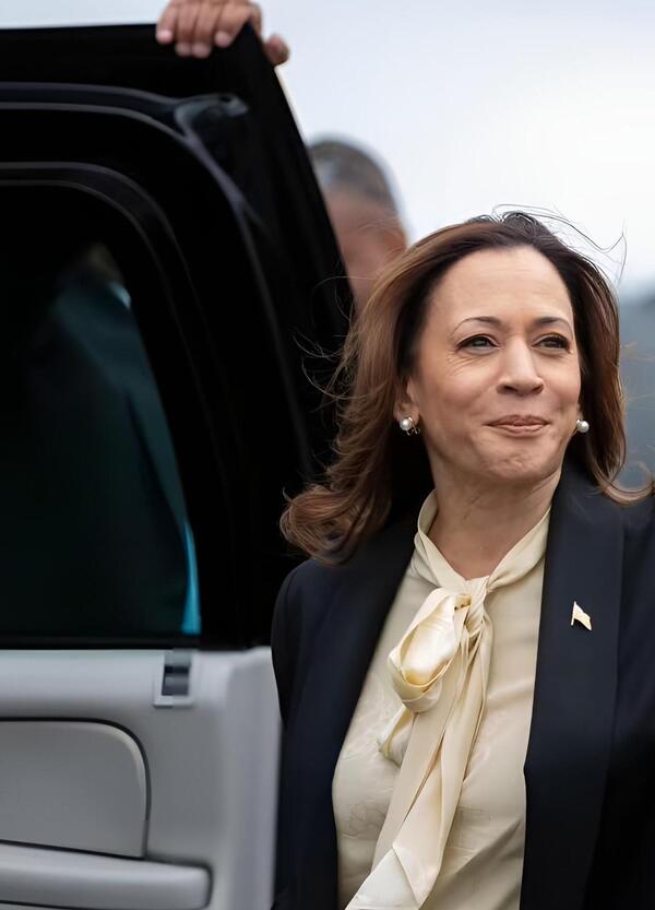 Ma cos&rsquo;&egrave; la storia della Bmw regalata a Kamala Harris e del suo vecchio amante che le donava viaggi (e lavori?) e le ha fatto conoscere Donald Trump? &Egrave; grazie a lui se oggi la candidata presidente degli Usa...