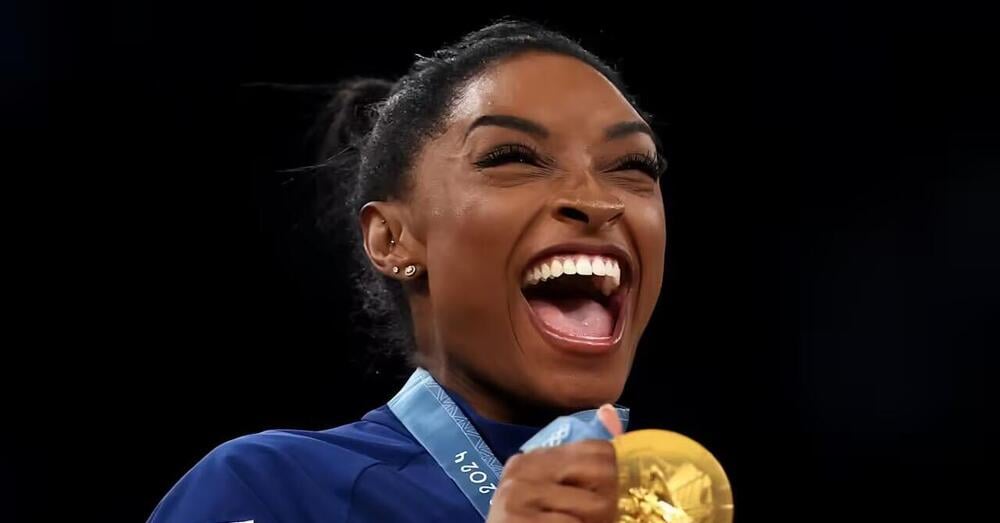 Dalle frecciatine velate sui social ai nuovi elementi portati in pedana: come Simone Biles si sta riprendendo tutto e sta riscrivendo la storia del suo sport 