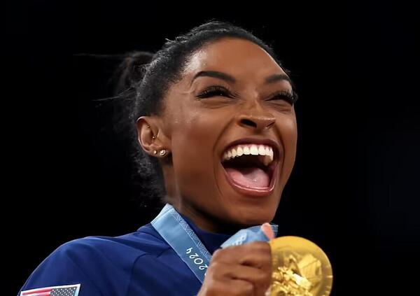 Dalle frecciatine velate sui social ai nuovi elementi portati in pedana: come Simone Biles si sta riprendendo tutto e sta riscrivendo la storia del suo sport 