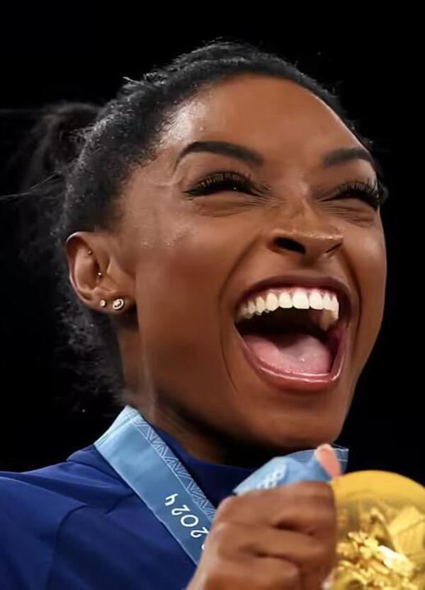 Dalle frecciatine velate sui social ai nuovi elementi portati in pedana: come Simone Biles si sta riprendendo tutto e sta riscrivendo la storia del suo sport 