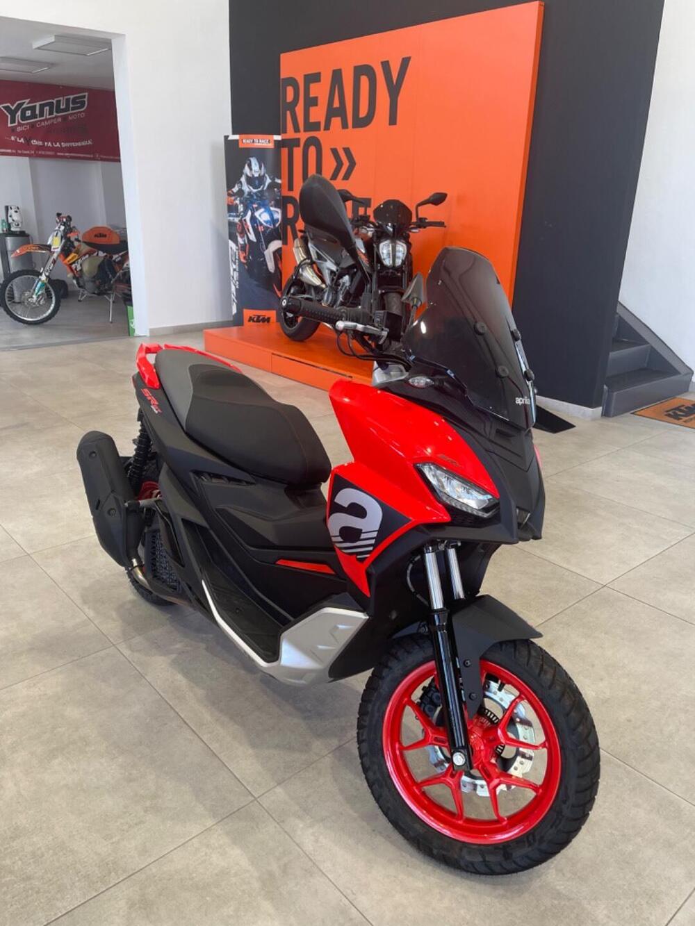 Aprilia SR GT 200 Sport (2022 - 24) (2)