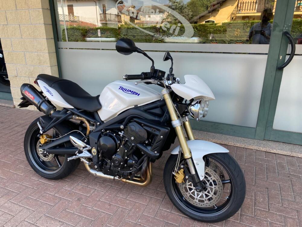 Triumph Street Triple (2013) (2)