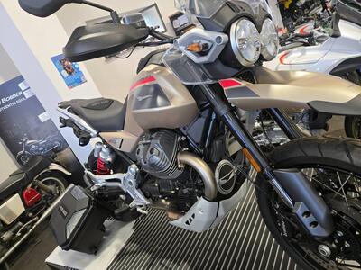 Moto Guzzi V85 TT Travel (2024 - 25) nuova
