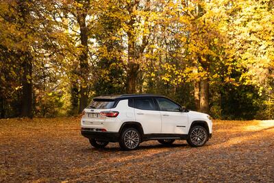 Jeep Compass plug-in o hybrid allo stesso prezzo con gli incentivi