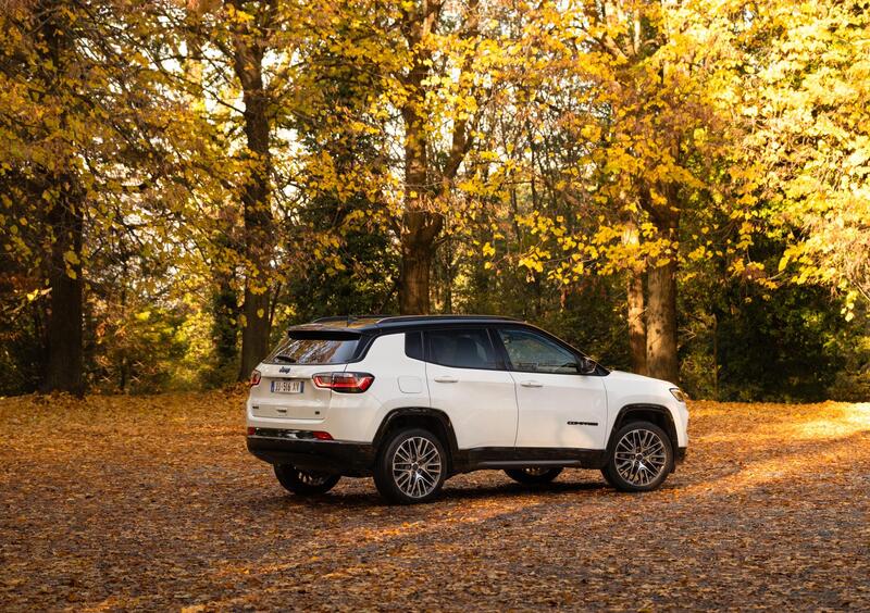 Jeep Compass plug-in o hybrid allo stesso prezzo con gli incentivi