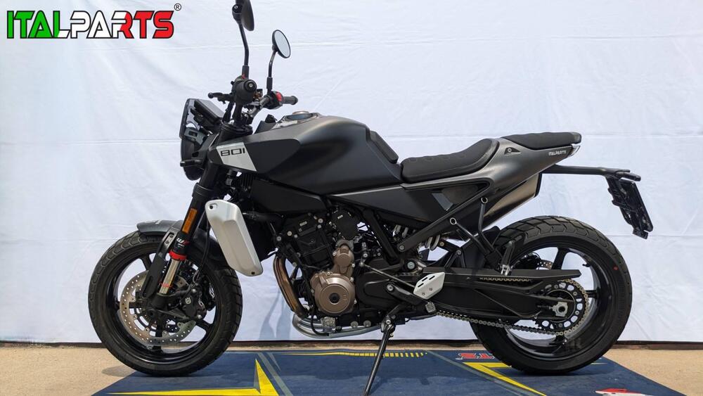 Husqvarna Svartpilen 801 (2024 - 26) (3)