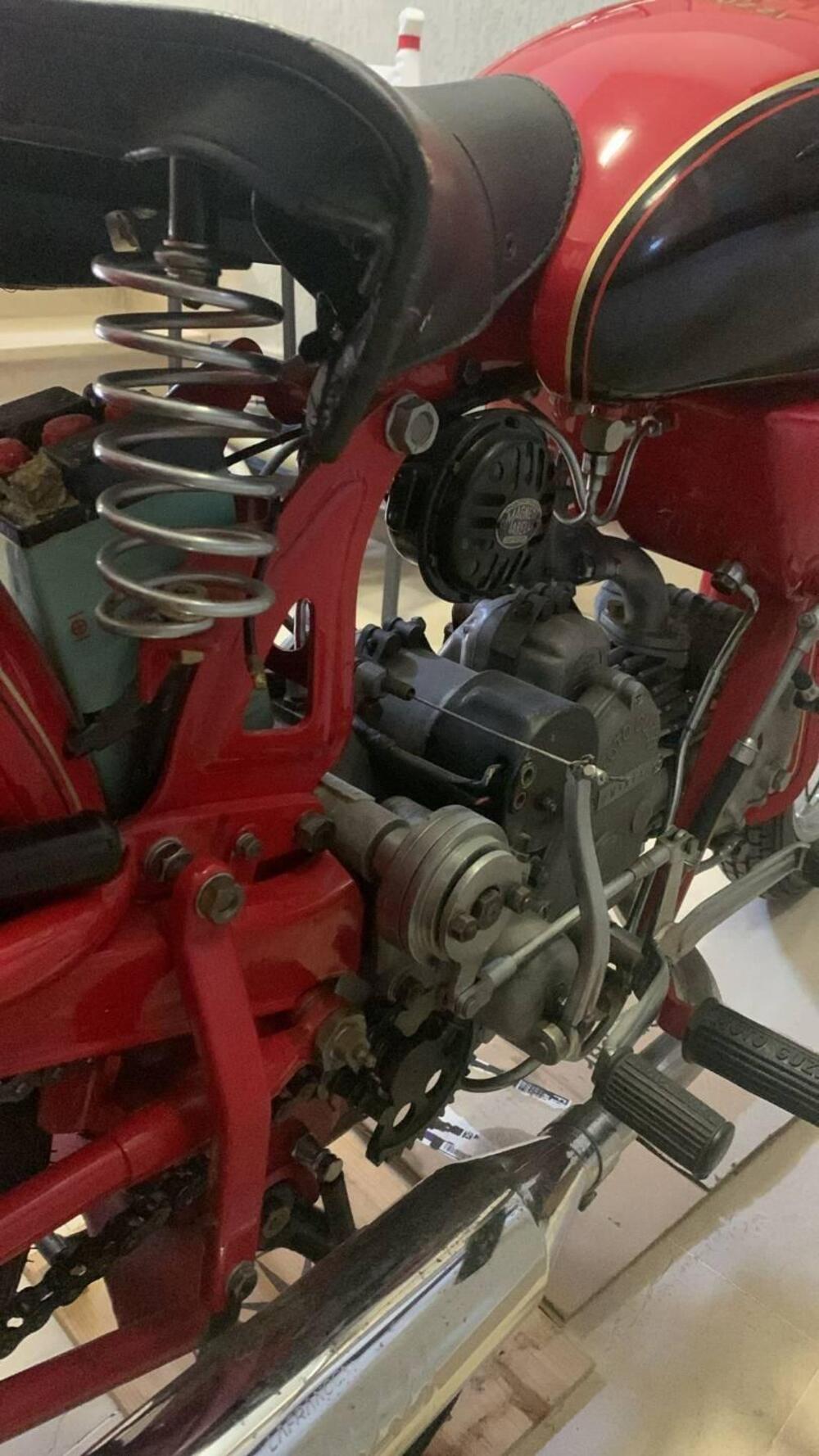 Moto Guzzi Airone 250 GT (7)