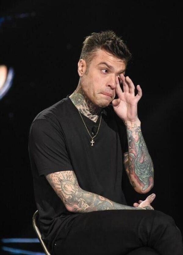 Masneri su Fedez: &ldquo;Mezzo fauno e mezzo borsello. Semidio delle vittime&rdquo;. E cita l&rsquo;inchiesta di Fanpage su giovent&ugrave; meloniana, Morgan e le influencer: &ldquo;Se fatturi devi anche avere l&rsquo;endometriosi?&rdquo;