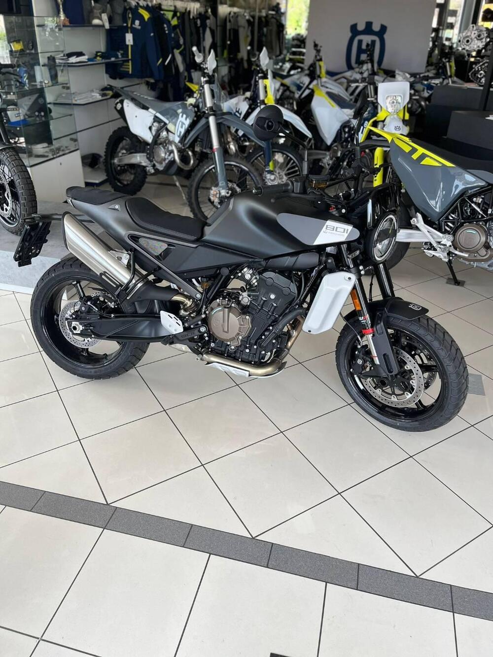 Husqvarna Svartpilen 801 (2024 - 26)