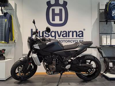 Husqvarna Svartpilen 801 (2024 - 25) nuova