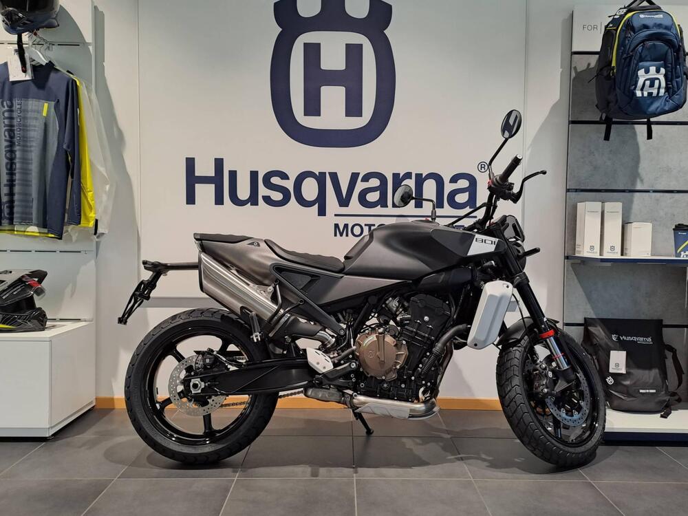Husqvarna Svartpilen 801 (2024 - 25) (4)