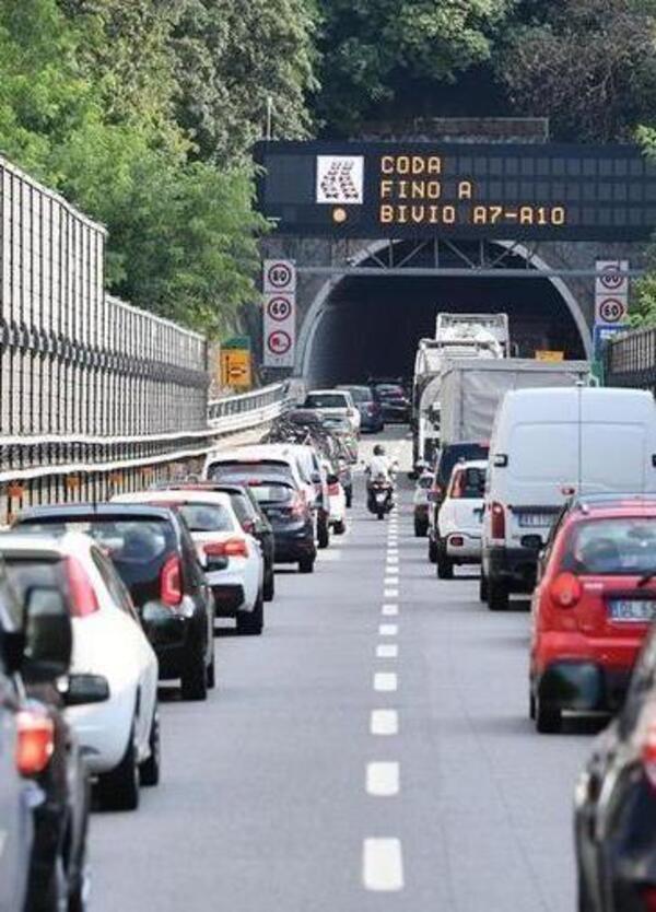 Partenze per Ferragosto? Sulle autostrade previsti &ldquo;oltre 700 lavori in corso&rdquo;. Altro che vacanze, questa &egrave; l&rsquo;Italia dei cantieri che non si muove, e non &egrave; finita qui...