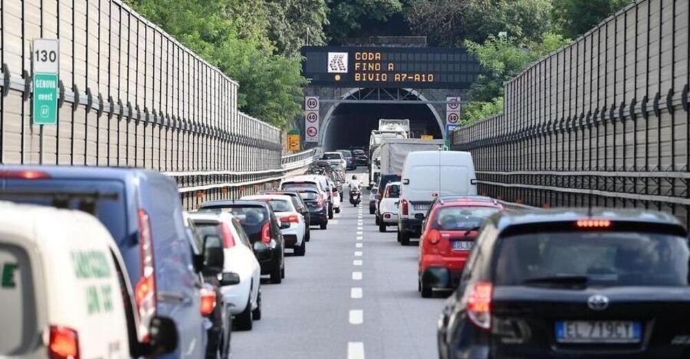 Partenze per Ferragosto? Sulle autostrade previsti &ldquo;oltre 700 lavori in corso&rdquo;. Altro che vacanze, questa &egrave; l&rsquo;Italia dei cantieri che non si muove, e non &egrave; finita qui...