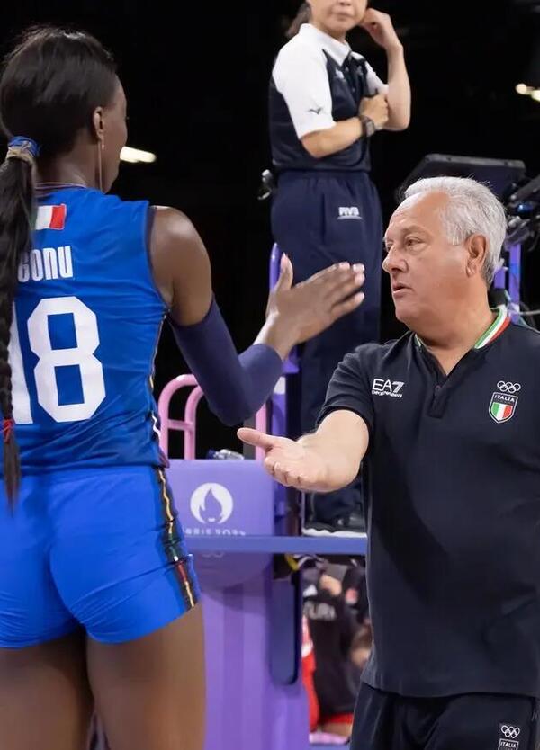 Lode a Julio Velasco, che ha ricostruito l&#039;Italvolley femminile e ci ha portato l&#039;oro dopo il disastro Mazzanti 