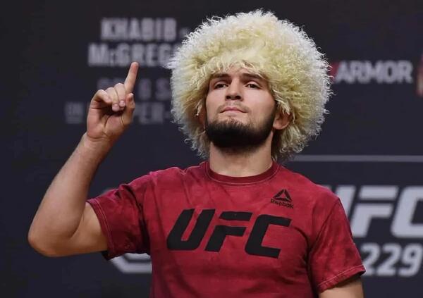 Dopo la guerra Putin si d&agrave; alle Mma? Ecco cosa c&rsquo;entra con Vladimir il campione Khabib Nurmagomedov (che oltre alle arti marziali miste &egrave; il pi&ugrave; grande influencer in Russia)