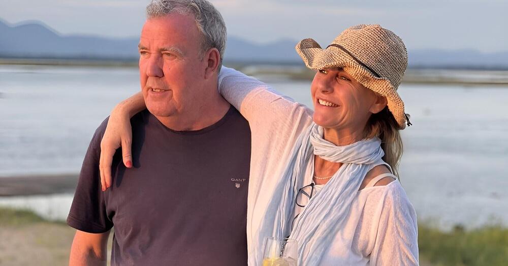 Jeremy Clarkson lascia la Fattoria: ecco dove si &egrave; &ldquo;rifugiato&rdquo; con la fidanzata Lisa Hogan. E la storia che c&rsquo;&egrave; dietro: questione di arte...