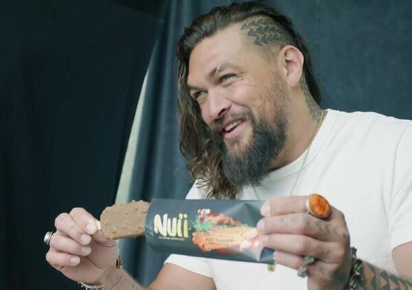 Siamo andati a mangiare i nuovi gelati Nuii Elements Collection, pubblicizzati da Jason Momoa (Aquaman). Ma davvero sono piaciuti a Joe Bastianich? Ecco qual &egrave; il gusto migliore