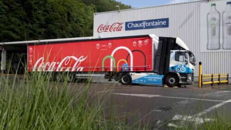 Toyota: il TIR a idrogeno viaggia in Europa carico di Coca Cola