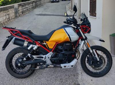 Moto Guzzi V85 TT Evocative Graphics (2021 - 23) usata