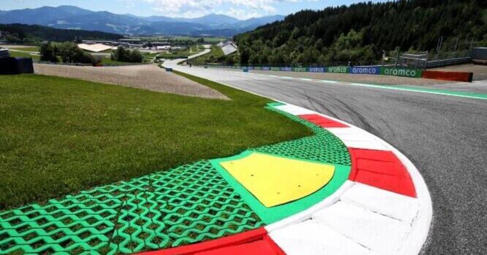 Avete finito i gialli da spiaggia? Guardate la MotoGP in Austria: Rossi, Marquez e Schumacher uniti dal noir di una curva maledetta