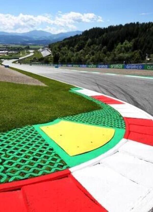 Avete finito i gialli da spiaggia? Guardate la MotoGP in Austria: Rossi, Marquez e Schumacher uniti dal noir di una curva maledetta